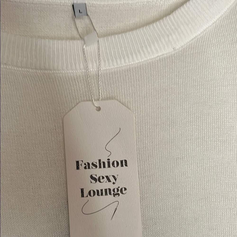 NWT White Star Print Women's Top - Picture 2 of 6